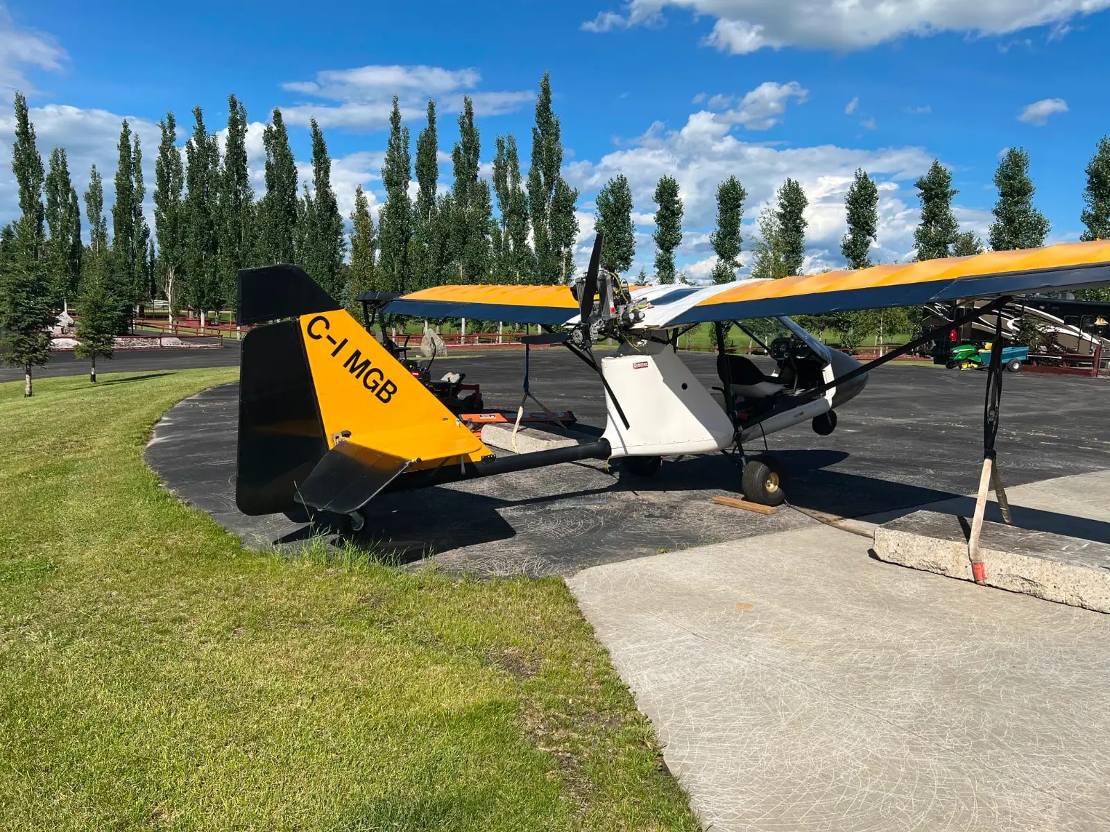 Exterior view of a 1993 Beaver RX650 for sale in AB