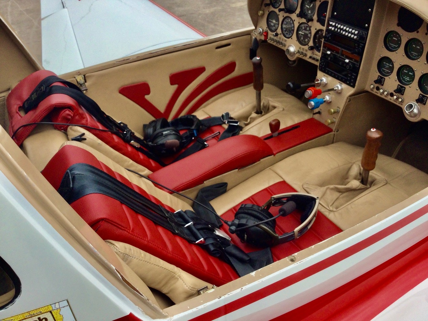 Exterior view of a 1993 Lancair LANCAIR 320 for sale in ON